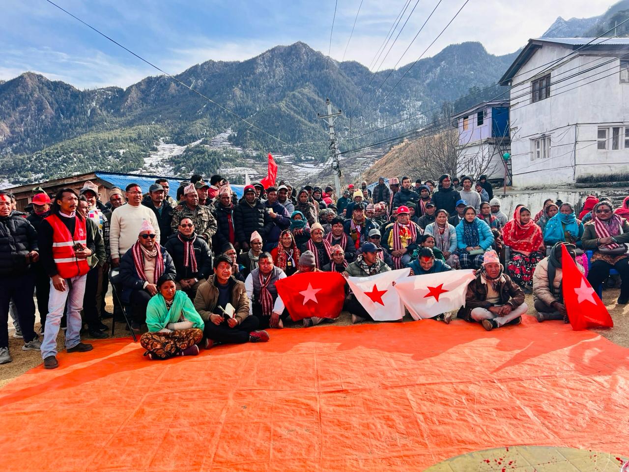 ठूलीभेरीमा एमाले र कांग्रेस परित्याग गरी ५० भन्दा बढी नेता-कार्यकर्ता नेकपा प्रवेश