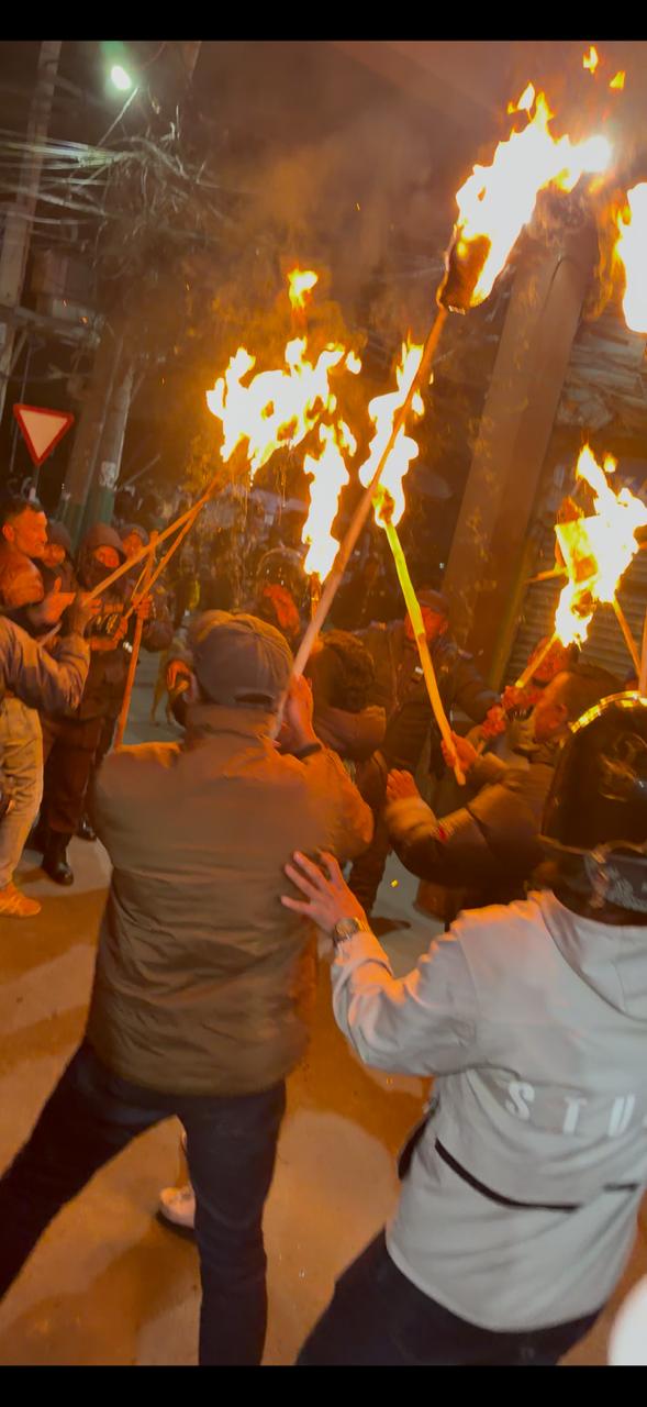 विमलेन्द्र निधिमाथि भएको दुर्व्यवहारको विरोधमा कोटेश्वरमा राँके जुलुस र पुत्ला दहन
